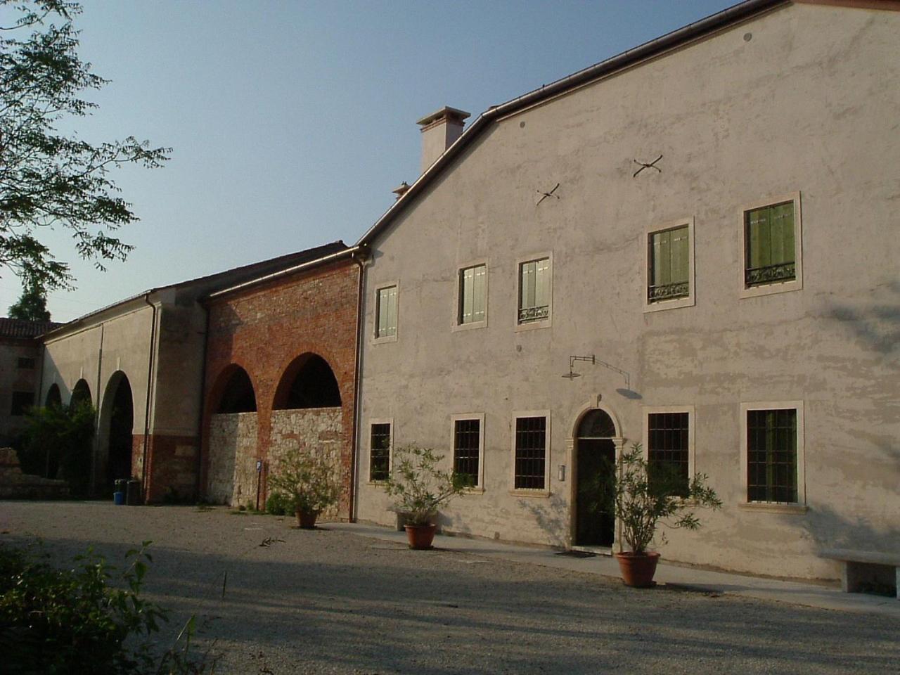 Agriturismo La Sophora Montegaldella Bagian luar foto