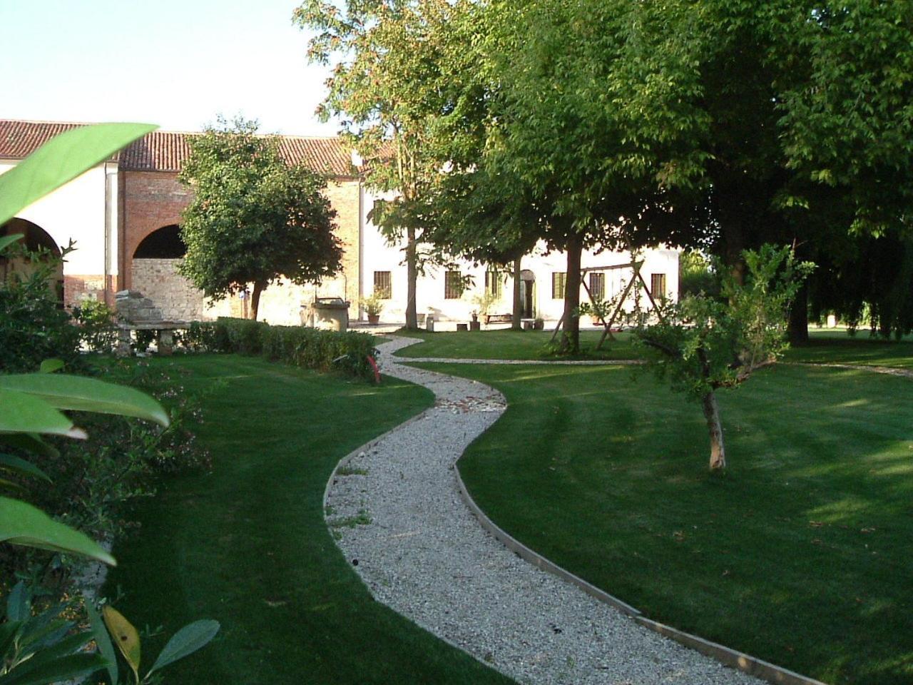 Agriturismo La Sophora Montegaldella Bagian luar foto