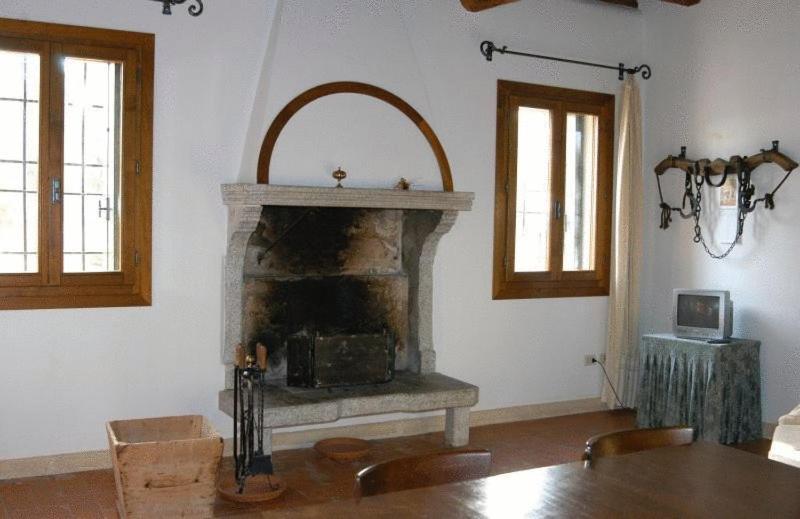 Agriturismo La Sophora Montegaldella Bagian luar foto