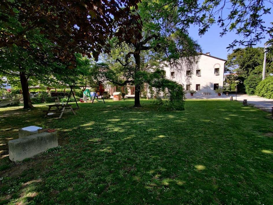 Agriturismo La Sophora Montegaldella Bagian luar foto